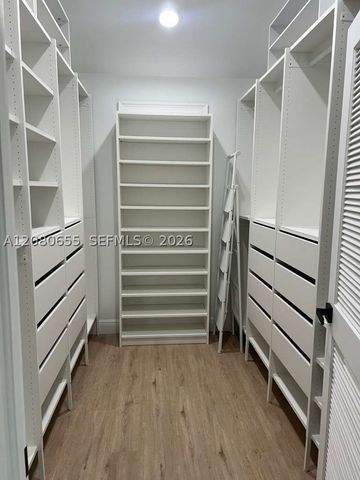 211 SW 29th Rd, Miami, FL 33129