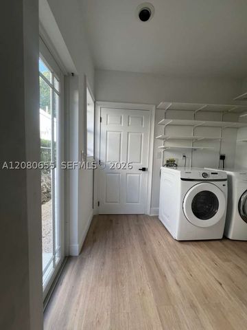 211 SW 29th Rd, Miami, FL 33129