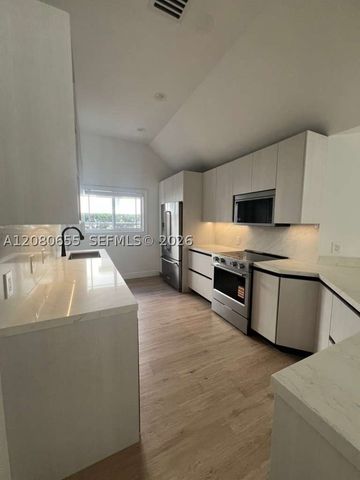 211 SW 29th Rd, Miami, FL 33129