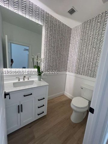 211 SW 29th Rd, Miami, FL 33129