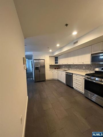 207 Palisade Avenue 2, Union City, NJ 07087