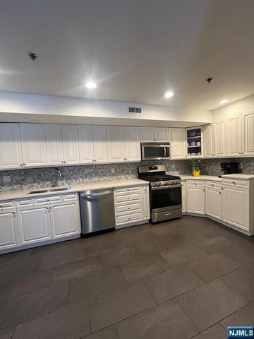 207 Palisade Avenue 2, Union City, NJ 07087