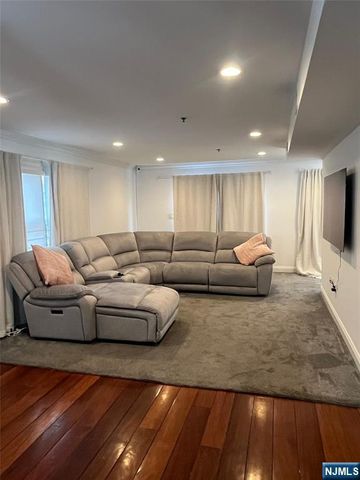 207 Palisade Avenue 2, Union City, NJ 07087