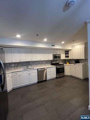207 Palisade Avenue 2, Union City, NJ 07087