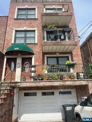 207 Palisade Avenue 2, Union City, NJ 07087