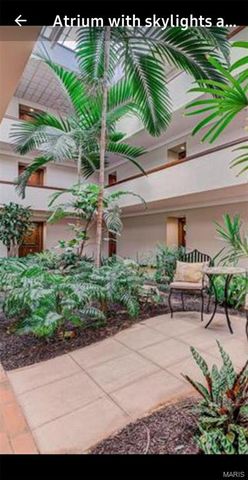 950 E Rue De La Banque 310, Creve Coeur, MO 63141
