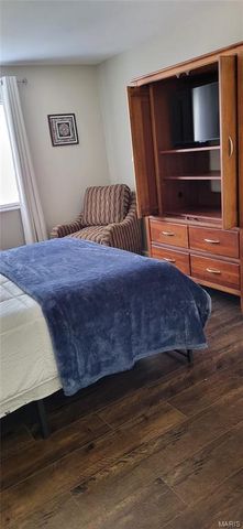 950 E Rue De La Banque 310, Creve Coeur, MO 63141