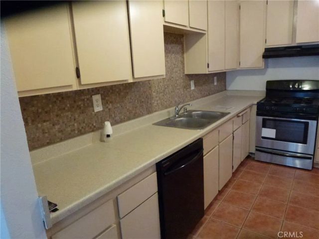 1211 S Palmetto Avenue C, Ontario, CA 91762