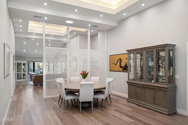 4428 Oakwood Avenue, La Canada Flintridge, CA 91011