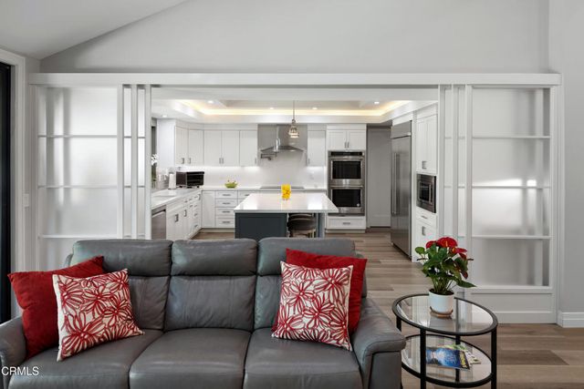 4428 Oakwood Avenue, La Canada Flintridge, CA 91011