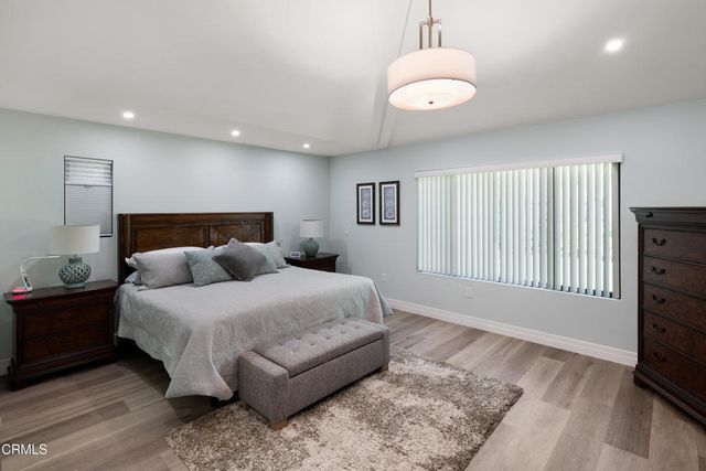 4428 Oakwood Avenue, La Canada Flintridge, CA 91011