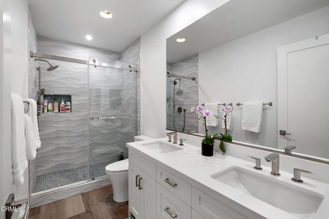 4428 Oakwood Avenue, La Canada Flintridge, CA 91011