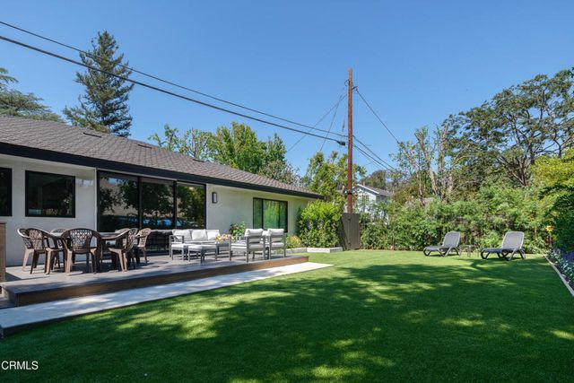 4428 Oakwood Avenue, La Canada Flintridge, CA 91011