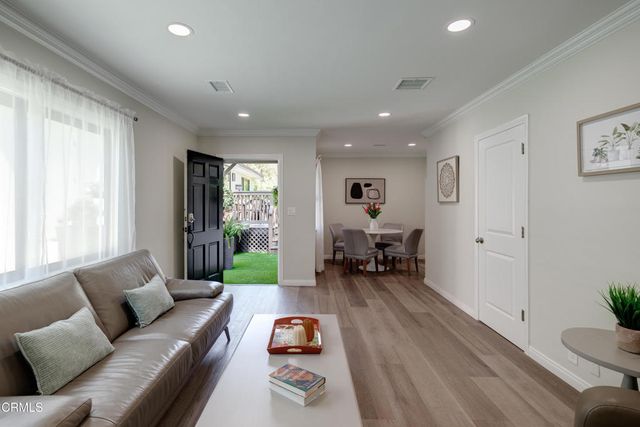4428 Oakwood Avenue, La Canada Flintridge, CA 91011