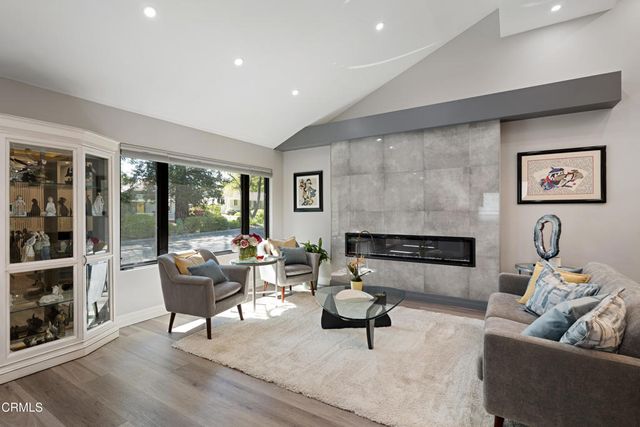 4428 Oakwood Avenue, La Canada Flintridge, CA 91011