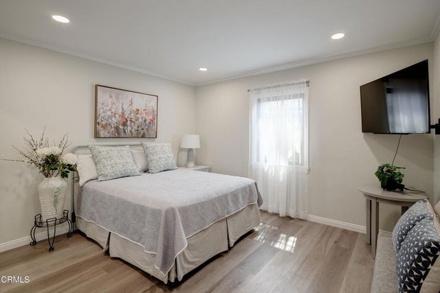 4428 Oakwood Avenue, La Canada Flintridge, CA 91011
