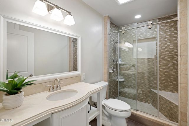4428 Oakwood Avenue, La Canada Flintridge, CA 91011