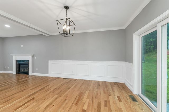 8 Shelburne Lane, Concord, NH 03301