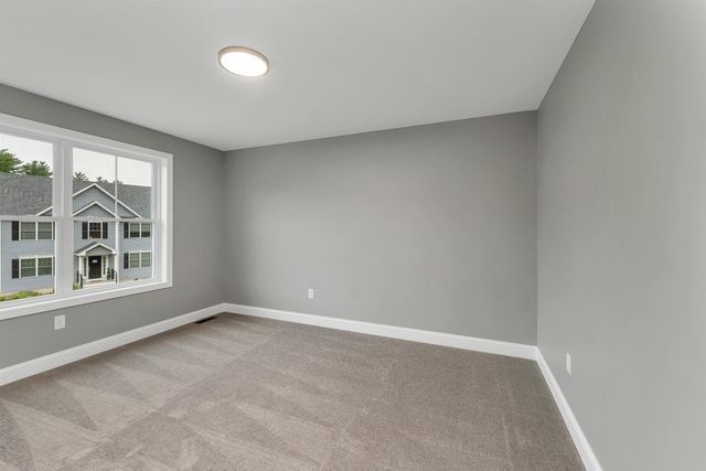8 Shelburne Lane, Concord, NH 03301