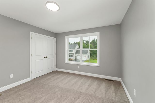 8 Shelburne Lane, Concord, NH 03301