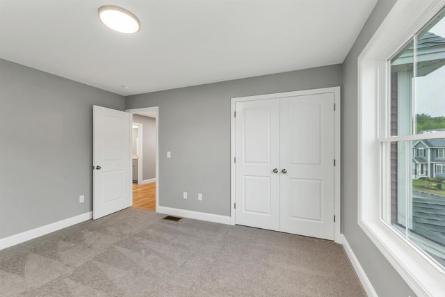 8 Shelburne Lane, Concord, NH 03301