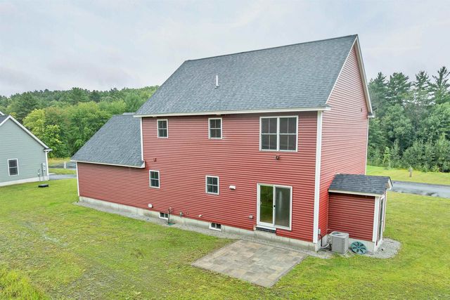 8 Shelburne Lane, Concord, NH 03301