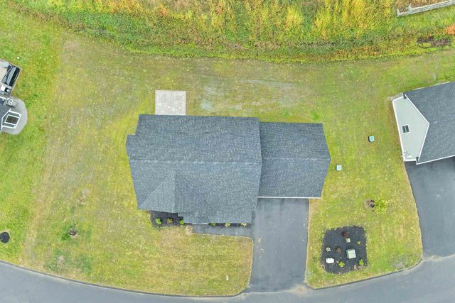 8 Shelburne Lane, Concord, NH 03301