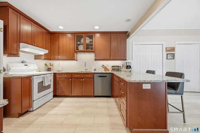 55 Greencliff Drive, East Lyme, CT 06357