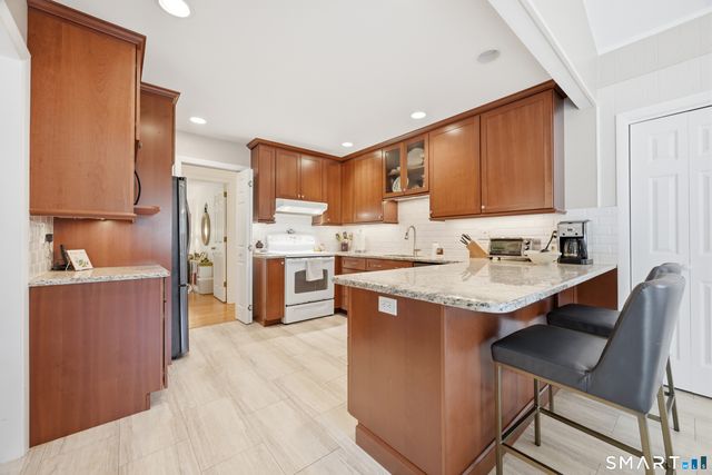 55 Greencliff Drive, East Lyme, CT 06357