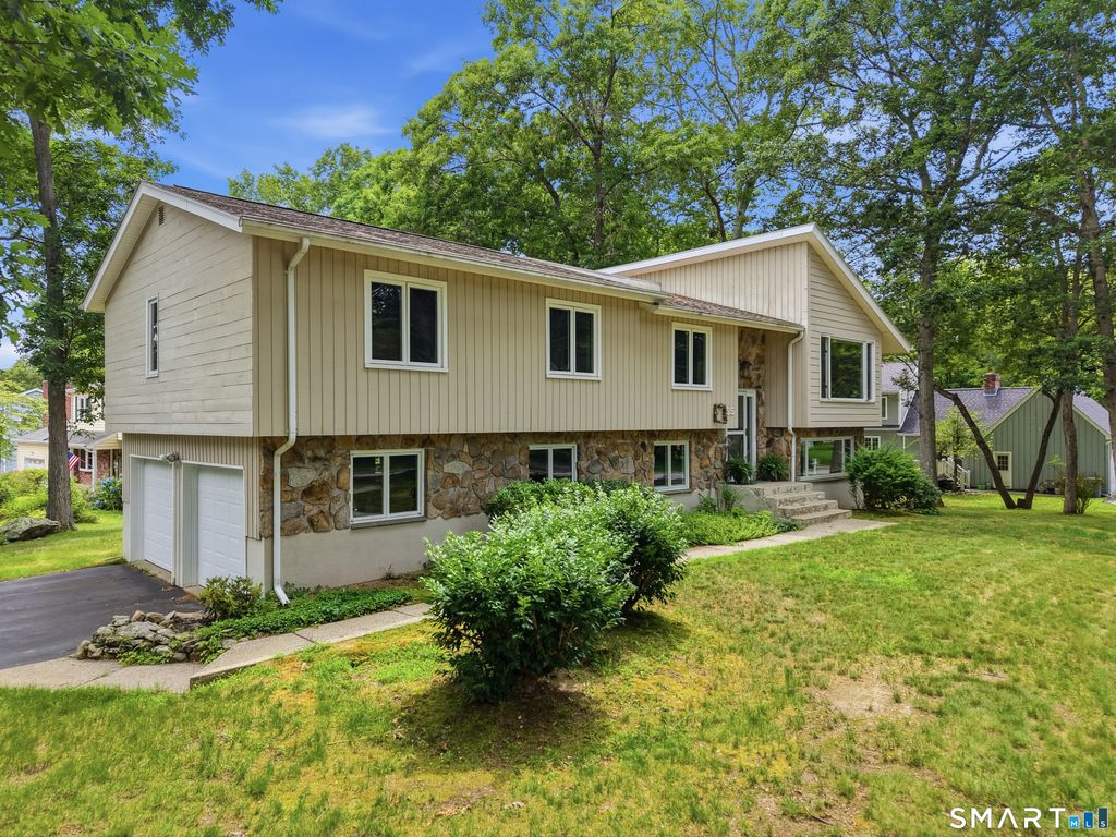 55 Greencliff Drive, East Lyme, CT 06357