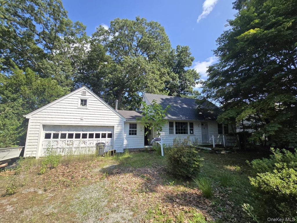 59 Cornell Street, East Northport, NY 11731 — photo 2