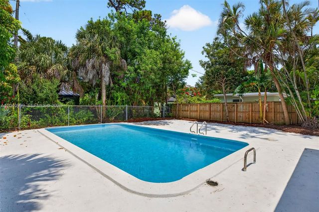1836 SW 9th Avenue, Fort Lauderdale, FL 33315