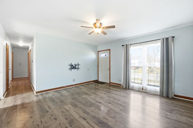 425 Walnut Drive, Streamwood, IL 60107