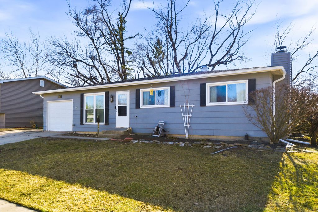 425 Walnut Drive, Streamwood, IL 60107