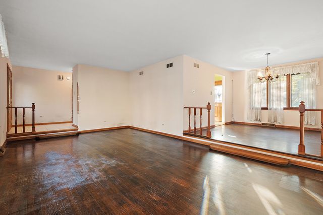 12810 S Cedar Lane, Palos Heights, IL 60463