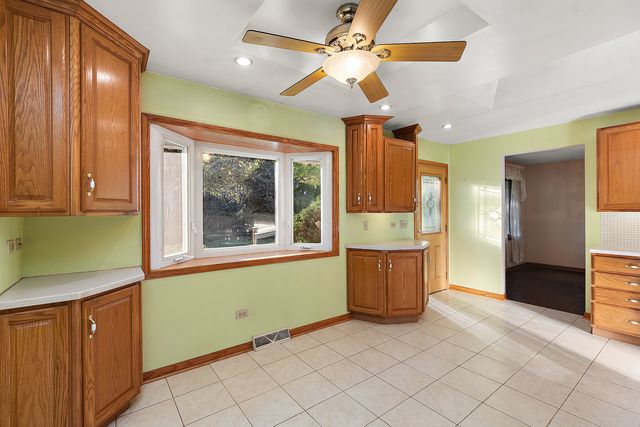 12810 S Cedar Lane, Palos Heights, IL 60463