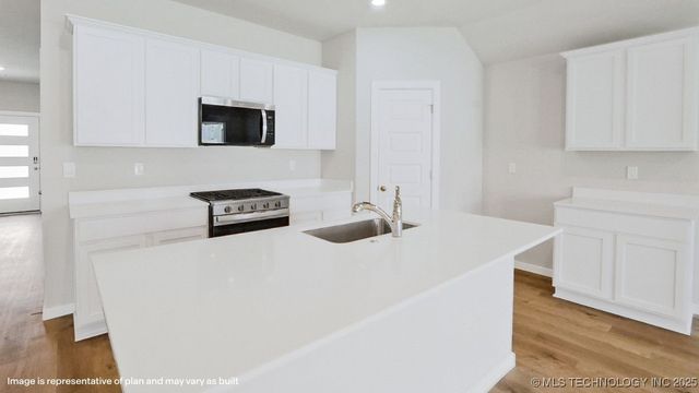 10113 E 132nd Street S, Bixby, OK 74014