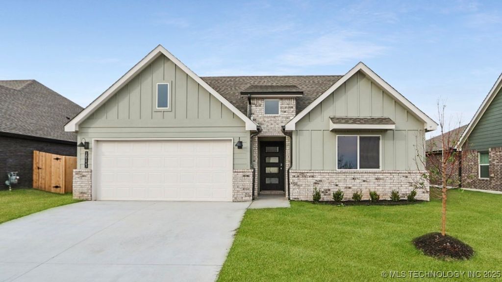 10113 E 132nd Street S, Bixby, OK 74014