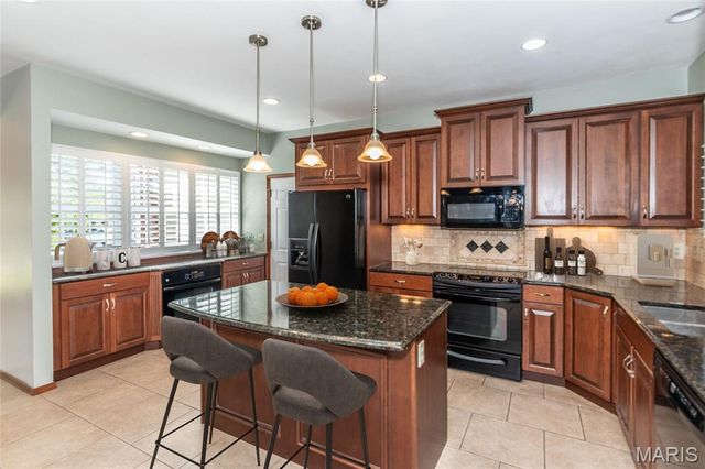 2821 Championship Boulevard, St Louis, MO 63129
