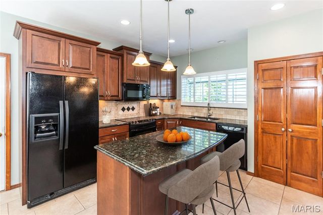 2821 Championship Boulevard, St Louis, MO 63129