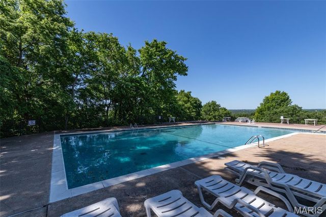 2821 Championship Boulevard, St Louis, MO 63129