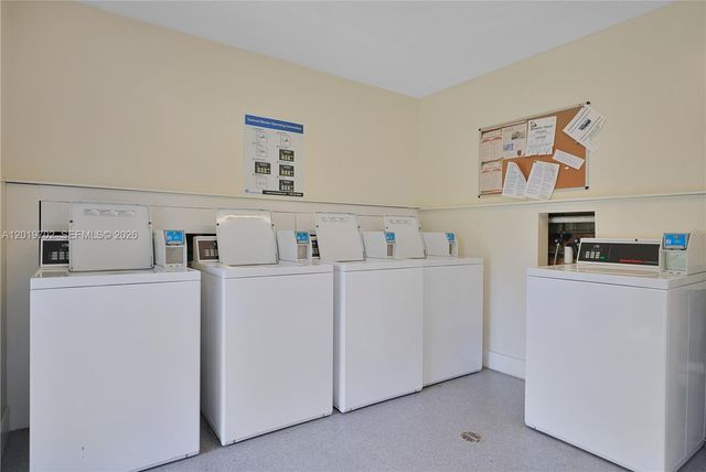 10786 N Kendall Dr D18, Miami, FL 33176