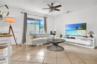 10786 N Kendall Dr D18, Miami, FL 33176