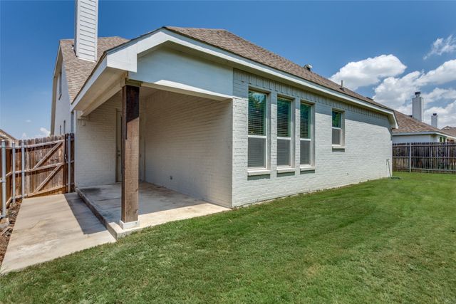 529 Inwood Street, Benbrook, TX 76126