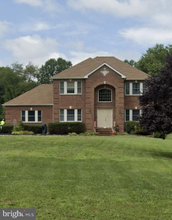 135 AVIS MILL RD, Pilesgrove Twp, NJ 08098