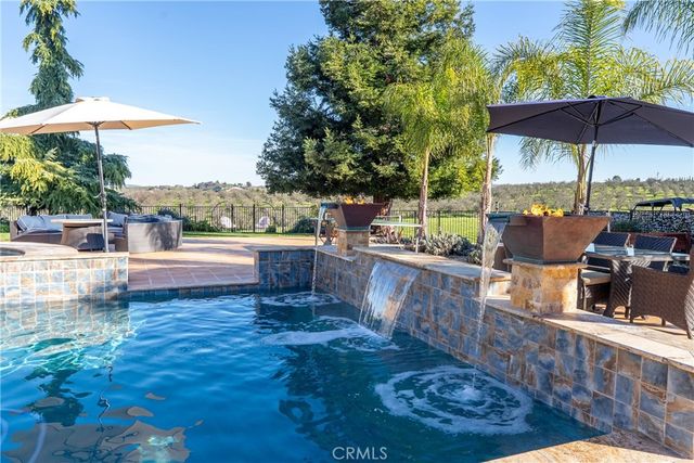 5315 El Pomar Drive, Templeton, CA 93465