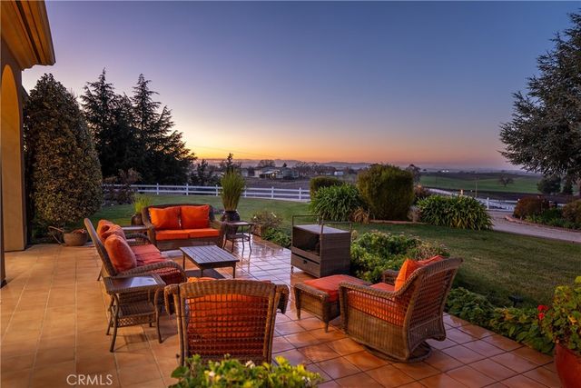 5315 El Pomar Drive, Templeton, CA 93465