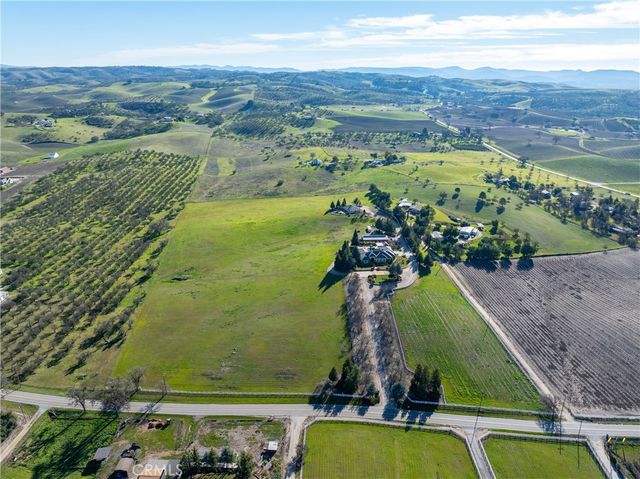 5315 El Pomar Drive, Templeton, CA 93465