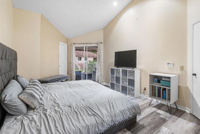 6626 Via Regina, Boca Raton, FL 33433