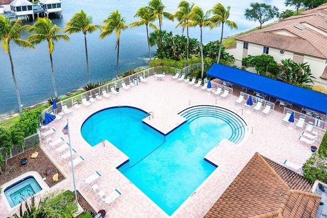 6626 Via Regina, Boca Raton, FL 33433